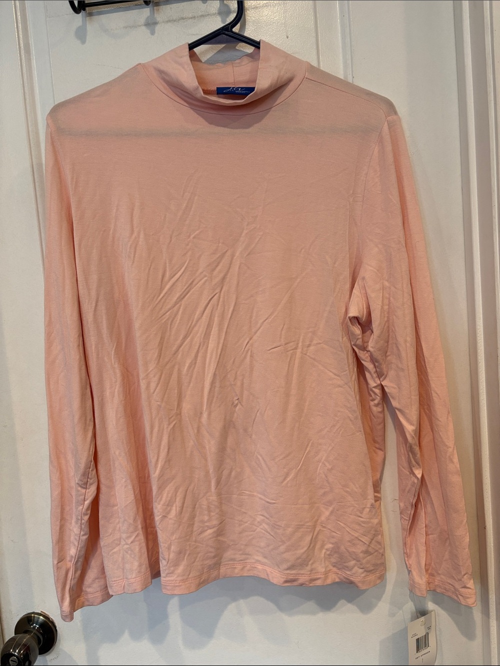JH Collectibles Light Pink Long-Sleeve Mock Neck Shirt